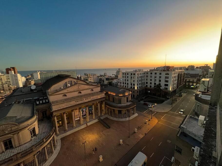 Hermoso En Casco Histórico Con Vistas Al Río. * Montevideo